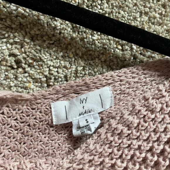 Off shoulder sweater - Picture 2 of 3